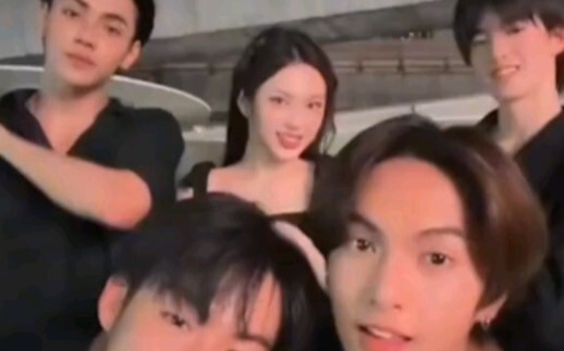 【Chiquita】和哥哥们一起拍手势舞啦