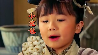 姐姐抢了妹妹的肉包子，妹妹生气了，可母亲的表情有些不对啊！