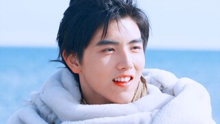 [เฉินเฟยหยู|ฤดูใบไม้ผลิในบ้านเกิด] นี่อาจเป็นเบาะนั่งกระดูกผีเสื้อที่สวยงาม|เลียหน้า