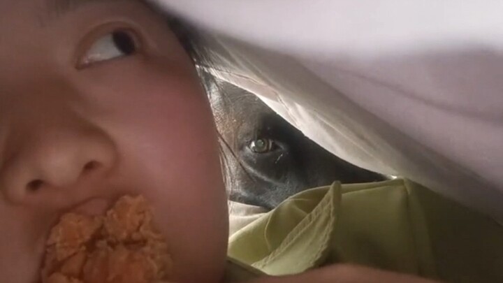 Mencuri makan? Aku sudah mencium baunya lho