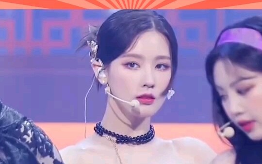 Masa-masa awal yang menyedihkan, rendah diri, dan sangat sensitif dari seorang rookie cantik akan be