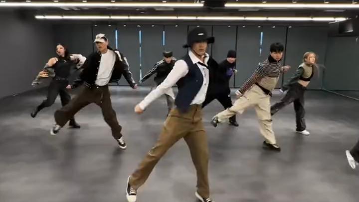 من برأيكم أفضل راقص بين فناني SM؟ #إكسو #ريد_فيلفيت #NCT #رايز #سوبر_جونيور