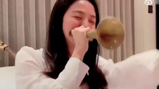 [Đường Thiển Thiển] Trưởng bối chơi game, ngoáy tai, thổi sáo kazoo ... Những hình ảnh quý giá trào 