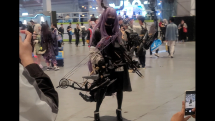 How high is the attention rate for a 10,000-yuan Typhon cosplay at the carnival? I’m mobbed so much 