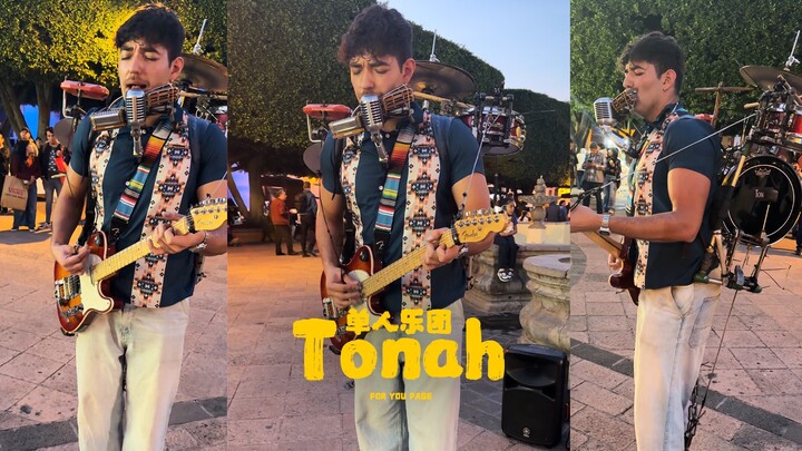 Artis jalanan yang keren banget—seorang diri sudah kayak satu band lengkap‼️