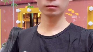 在戏园里如果乱动化妆师的口红，她会现场教你画脸谱