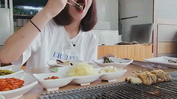 Yummy mukbang