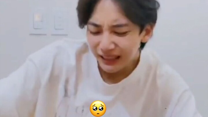 [尹净汉] Even if I’m hurt, I still have to comfort the Klairs first T-T