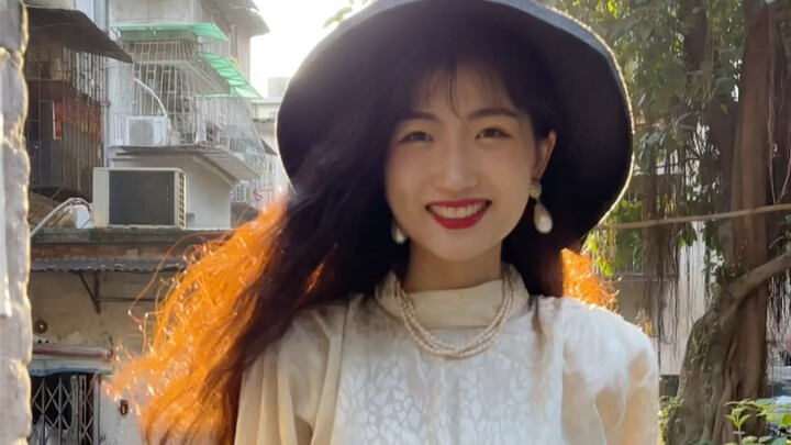 Mengyi Without Filters or Beauty Filters, Trying Out a Weird Dress Combination