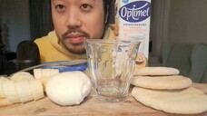 ASMR WHITE FOOD PITA BREAD WITH DAIRY SPREAD, MOZARELLA CHEESE, BANANA, YOG