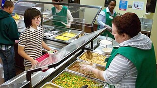 Tìm thấy hài cốt người trong căng tin trường học; cảnh sát ghép hàng ngàn mảnh lại với nhau để vạch 