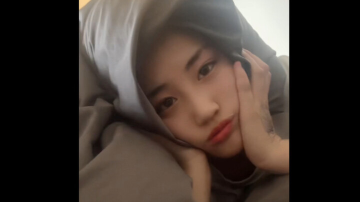 أنجبت ابنة من العدم! أشك في أنها تلمّح إلى شيء ما.