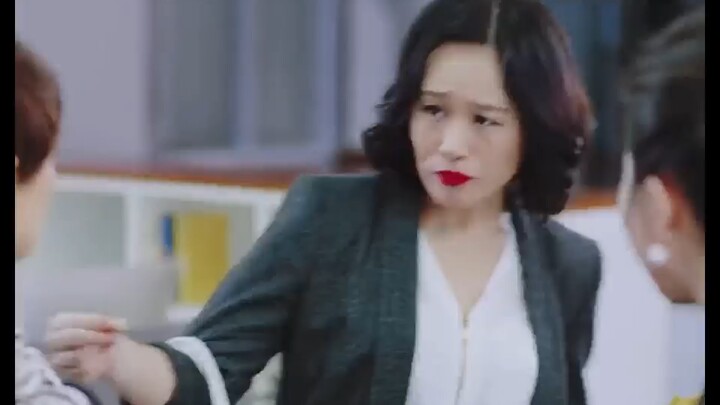 Thực sự rất có năng lực, cảm giác chỉ trong một buổi sáng cô ấy đã làm xong khối lượng công việc của