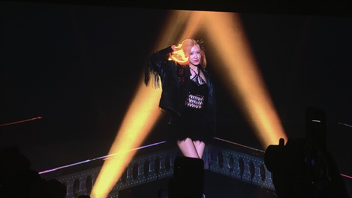 没看过的错亿 ROSÉ 朴彩英 HARD TO LOVE 大屏.ver