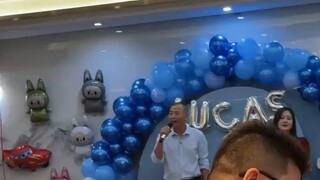 虽然不追星，还是真的感到特别难过，一是觉得生命太无常了，二是觉得时光真的在飞快的溜走，明天和意外真的不知道哪个先来，属于我的孩童年代的明星一个接一个去世，真的很难接受我也即将飞快的老去