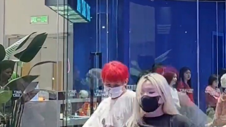 "QIAN Qian Choreography" The sweet dance has to be a Chinese song. The slightly sweet choreography i