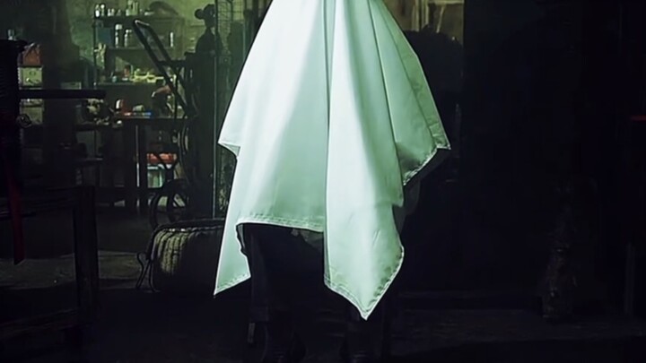 นี่คือมายากลที่น่าทึ่งที่สุดในโลก ผู้คนสามารถลอยขึ้นจากพื้นได้โดยไม่มีเหตุผล!