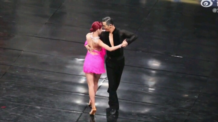 Shen Xiaoting | Tôi không ngờ rằng vào tháng 12, sẽ có những góc quay mới và cảnh quay thẳng của Lat