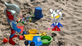 Children's Enlightenment Early Education Toy Video: Little Ciro Ultraman understands that touching t