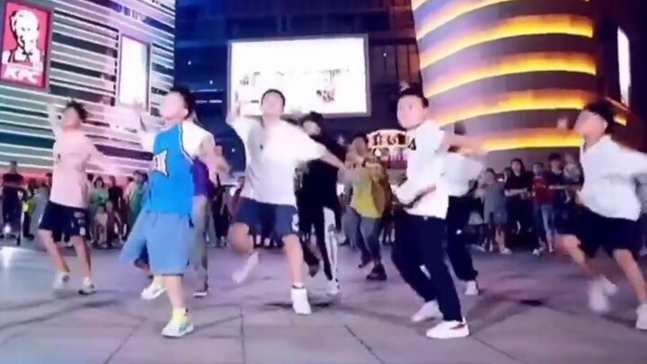 Anak-anak belajar menari "Penyakit Ritme" Liu Yuxin
