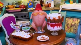 微模型还原经典影视场景 看到《老友记》里那只鸡我绷不住了