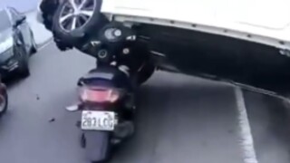 下面進行至尊對決2024-03-07 上午台灣台中大雅區，44 歲洪女開白色汽車上山...方向行駛...。來 150_one_fifty_new你的斗內是爸偶持續更新文章的原動力  連結請見粉專「關於