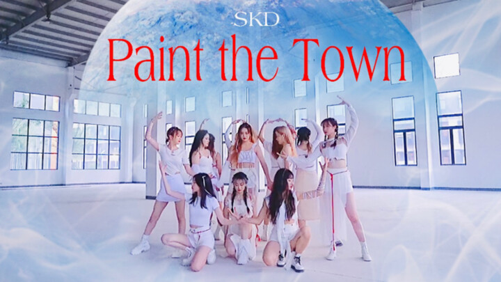 نسخة مُعاد تصميمها وخالية من الضوضاء من أغنية "LOONA-PTT (Paint the Town)" تتميز بنسخة غلاف قوية من 
