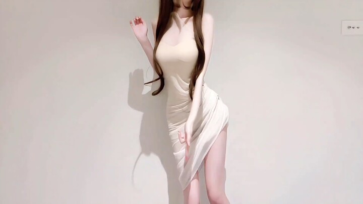 Em cứ thế xuất hiện, đột nhập vào trái tim anh~ #múa mì gạt #váy ôm mông #xoay nhẹ một cái