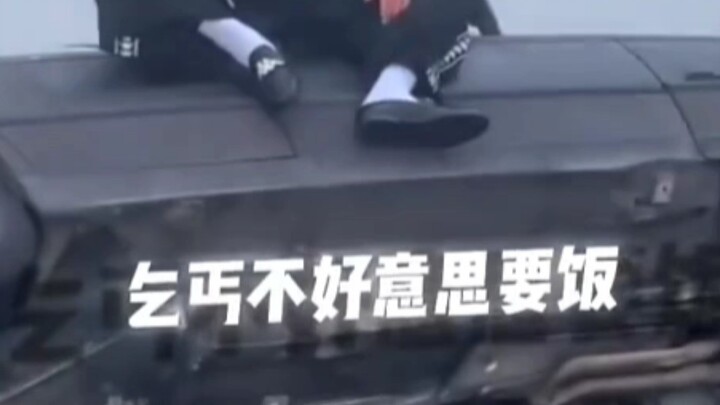 十八岁买得起十岁的玩偶，可早已失去了意义。