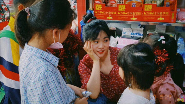 Ibuku, dia benar-benar biasa, tapi juga sangat luar biasa