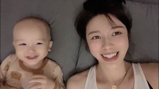Suara terindah di dunia adalah suara ibuku. Aku sayang Ibu. Sampai jumpa besok.