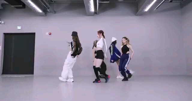 ITZY Loco dance practice