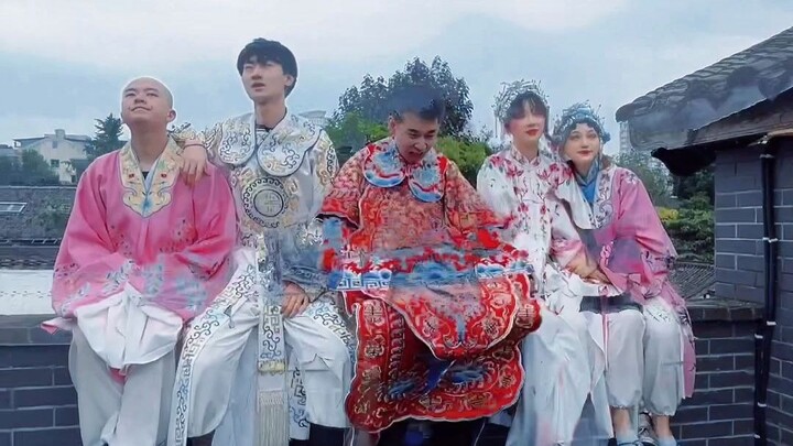 We’re blessed to be born in the embrace of our motherland ❤️ My country, vast and glorious, thriving