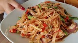 ส้มตำปลาหมึกเผ็ดๆ Spicy papaya salad With Octopus