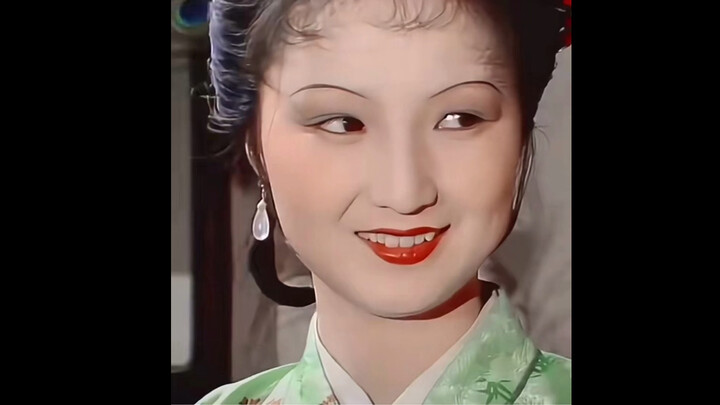 คิ้วเส้นเล็กแบบนี้ดูดี ทำไมของต้ารุ่ยถึงได้ดูไม่สวยขนาดนั้น?