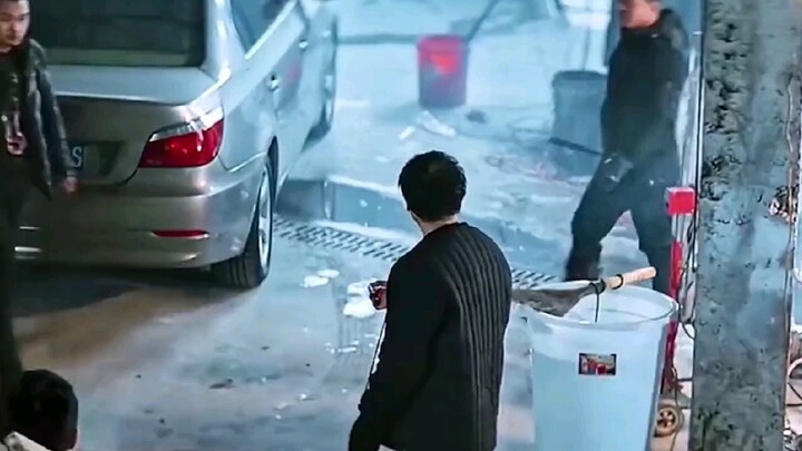 Kẻ tàn nhẫn cũng coi trọng con người, lời nói một nửa là một nửa