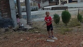 小 屁 孩 敢 找 我 打 架! ?