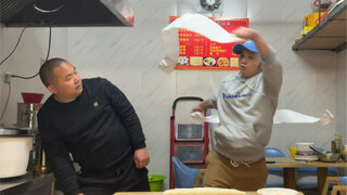 ตอนที่ฉันทำขนมปังไส้หมูเปิดหน้ายิ้มทองคำที่ร้านขนมปังของพ่อแม่