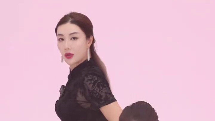 Con bạn có ngồi không thẳng lưng không? Dưới đây là ba mẹo giúp bạn khắc phục