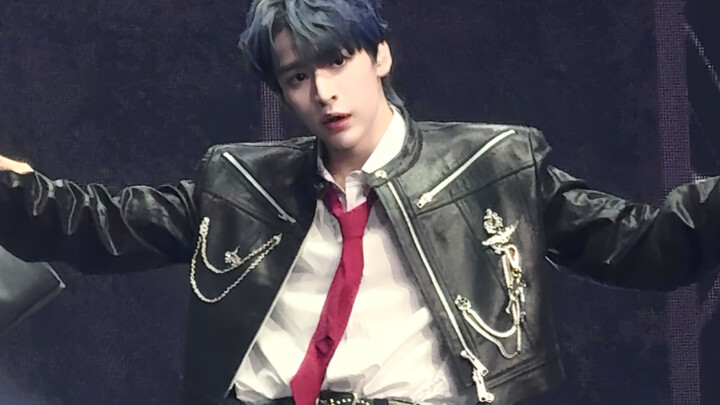 SMTOWN2025 นักฝึกหัดผมสีฟ้า hanbi Lucifer ถ่ายสดเต็มรูปแบบ (ทุกคนใช้สมาร์ทโฟนกดไลก์)