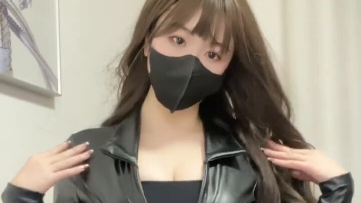 The smell is right once the zipper is pulled