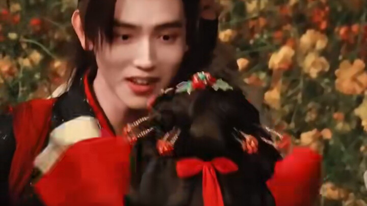 #慕徐辞##陈飞宇# A bright boy in the sea of flowers