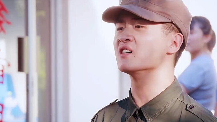 Cuộc sống huấn luyện quân sự thời đại học quá chân thực! “Cùng nhau ngồi chung một lớp”