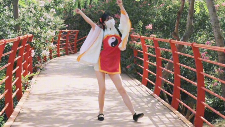 The first generation of Chinese girl Li Meiling's "Go with the Flow of God" half-song cover