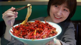 Cô gái Hồ Nam thử thách món mì cay nhất Sơn Tây, lần này...