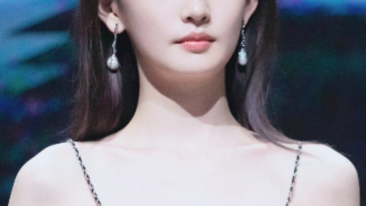 Một kiểu tóc, một gương mặt khác! Bạn có tin họ đều là cùng một người không!!!