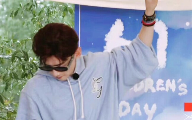 Cảm giác an toàn quá đi mất! Bắt Bạch Cảnh Đình về làm bạn trai đi, aaaaa!