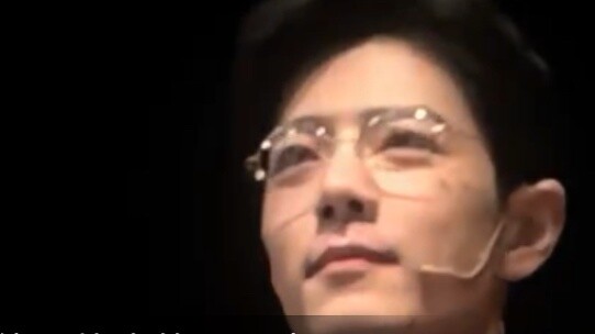 "He may really not want to shed tears in front of his girls, so strong I love it." - Yi Lan Feng Yue