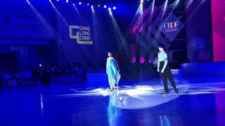 กลุ่มโมโม่ เต้นรำละตินที่สวยงามและเคลื่อนไหวได้ สมควรได้รับการยกย่องให้เป็นสุดยอดในหมู่สุดยอด