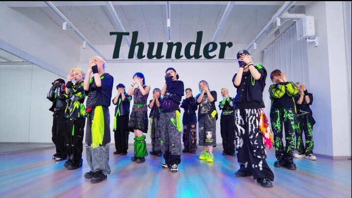 SEVENTEEN-THUNDER 13-person dance cover